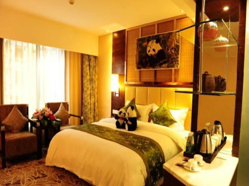 Chengdu Panda Prince Culture Hotel Екстер'єр фото