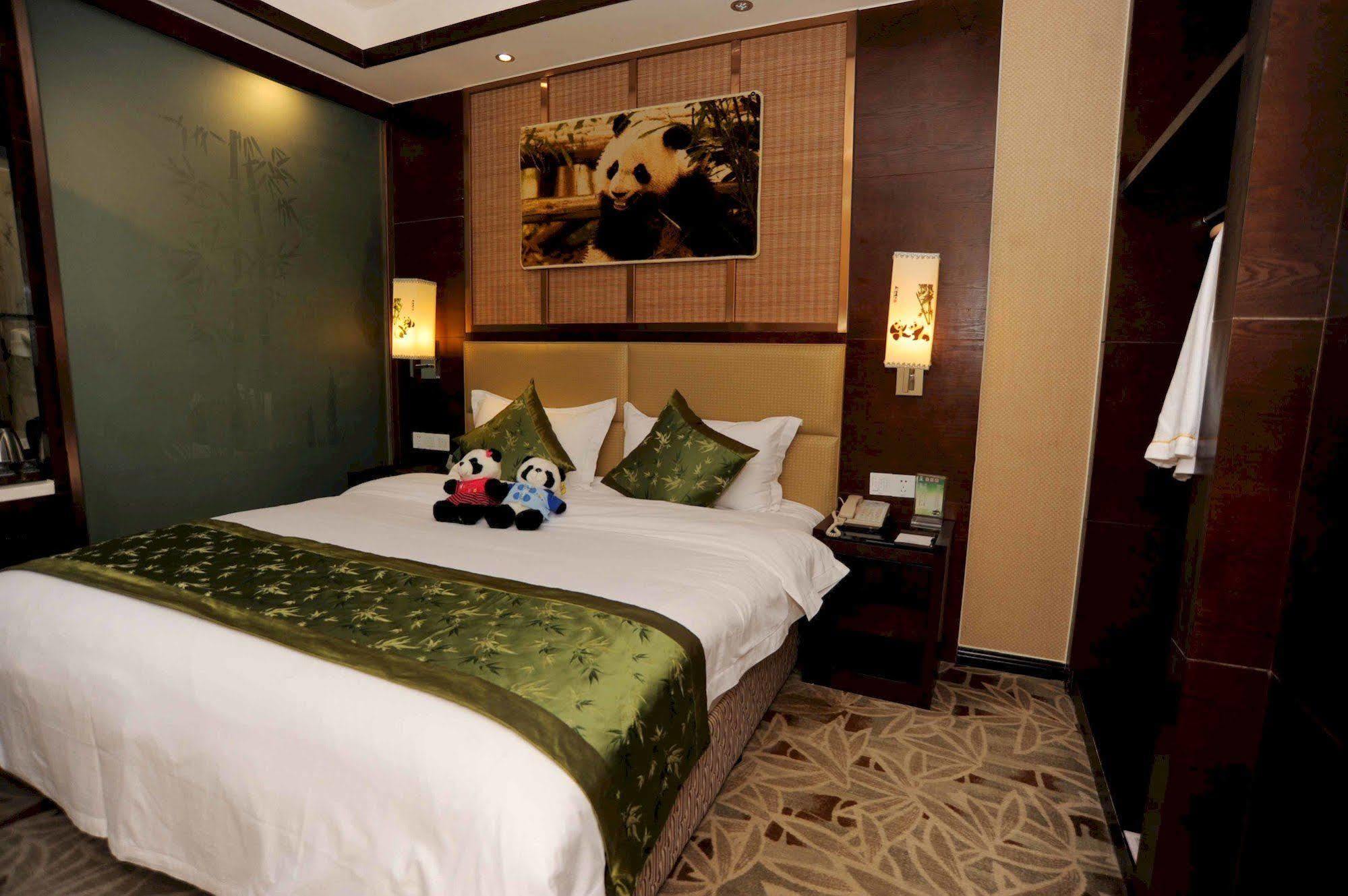 Chengdu Panda Prince Culture Hotel Екстер'єр фото