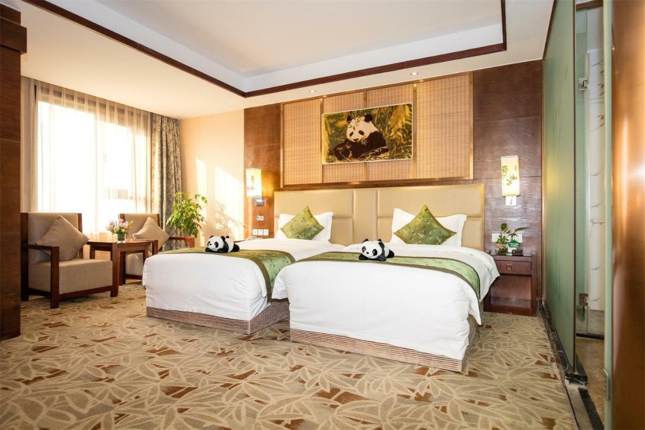 Chengdu Panda Prince Culture Hotel Екстер'єр фото